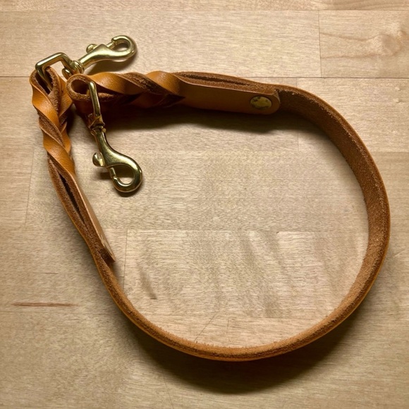 Chandler Leather Medium Taylor in Olive, like new. - Picture 5 of 5